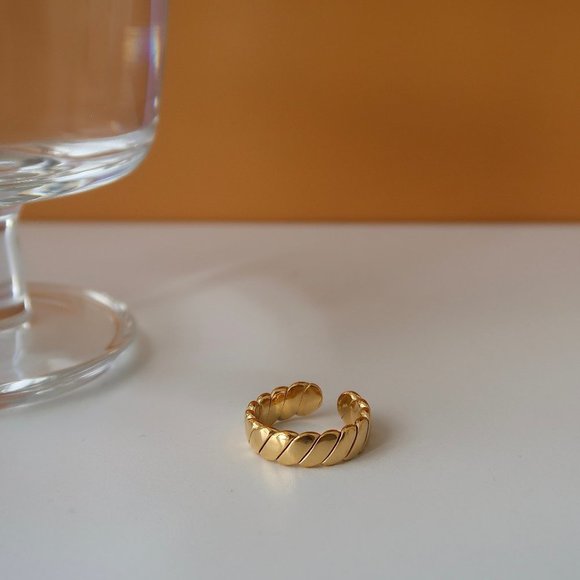 NEW 18K Gold Plated Braided Open Ring - Picture 4 of 7